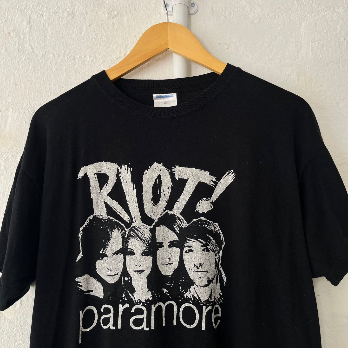 Paramore RIOT! UK Tour Band T-Shirt Large