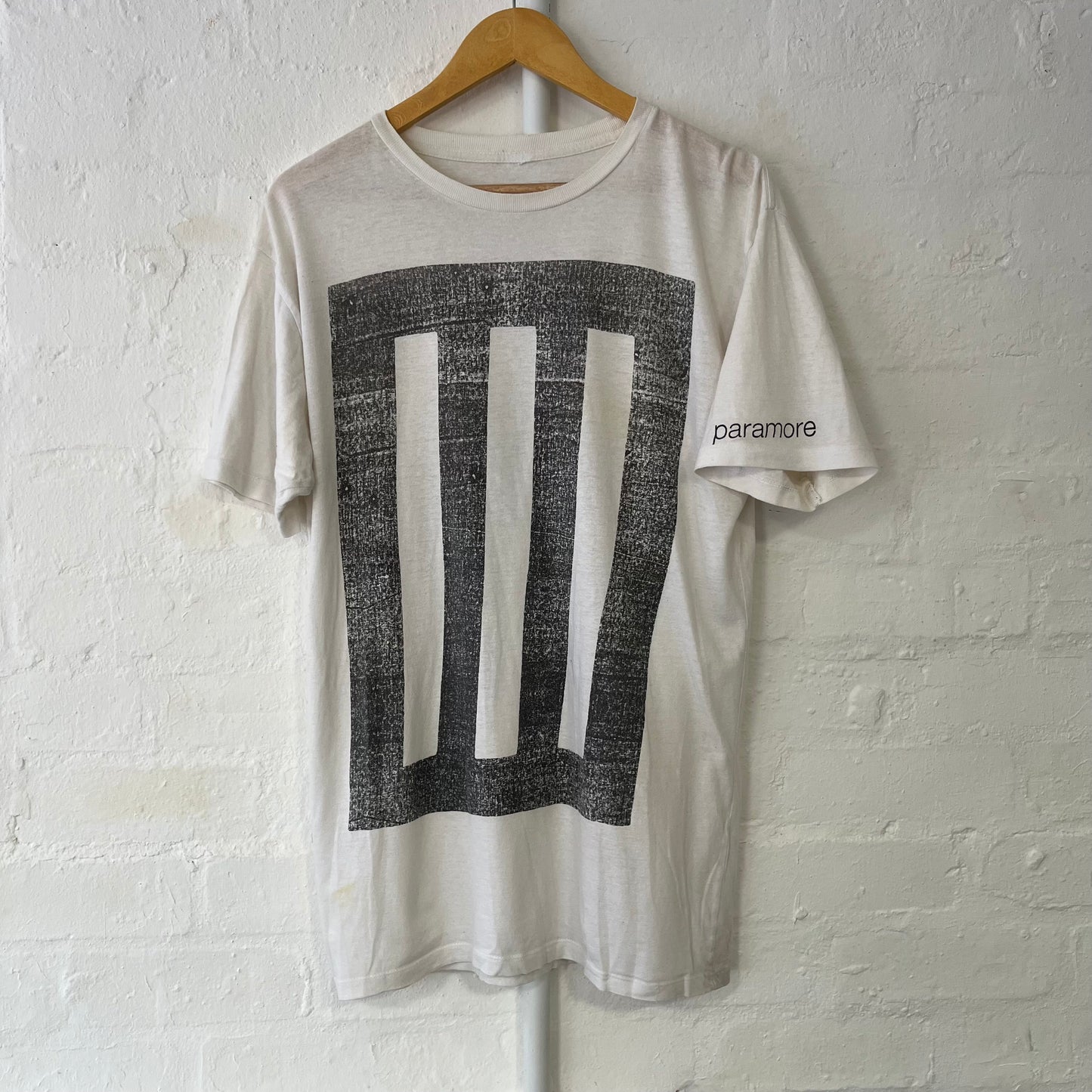 Paramore Band T Shirt Large