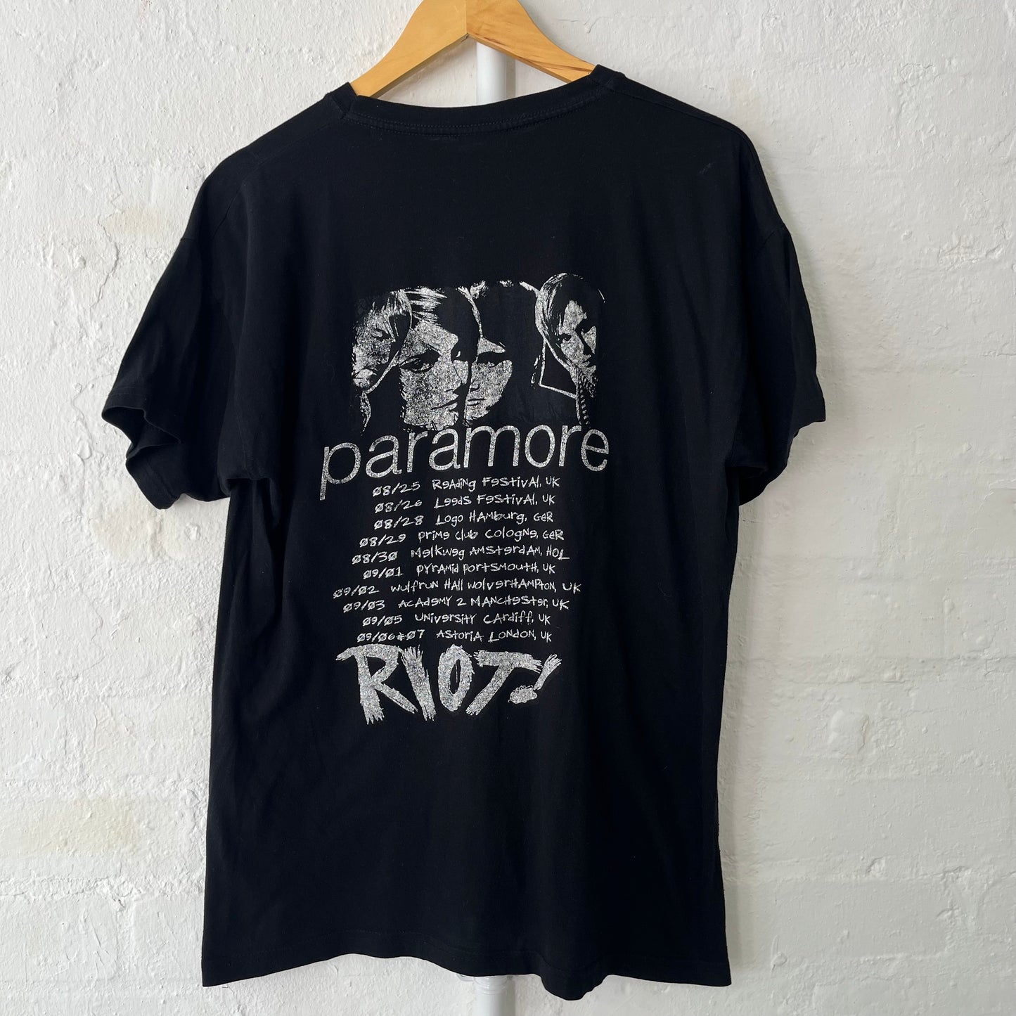 Paramore RIOT! UK Tour Band T-Shirt Large
